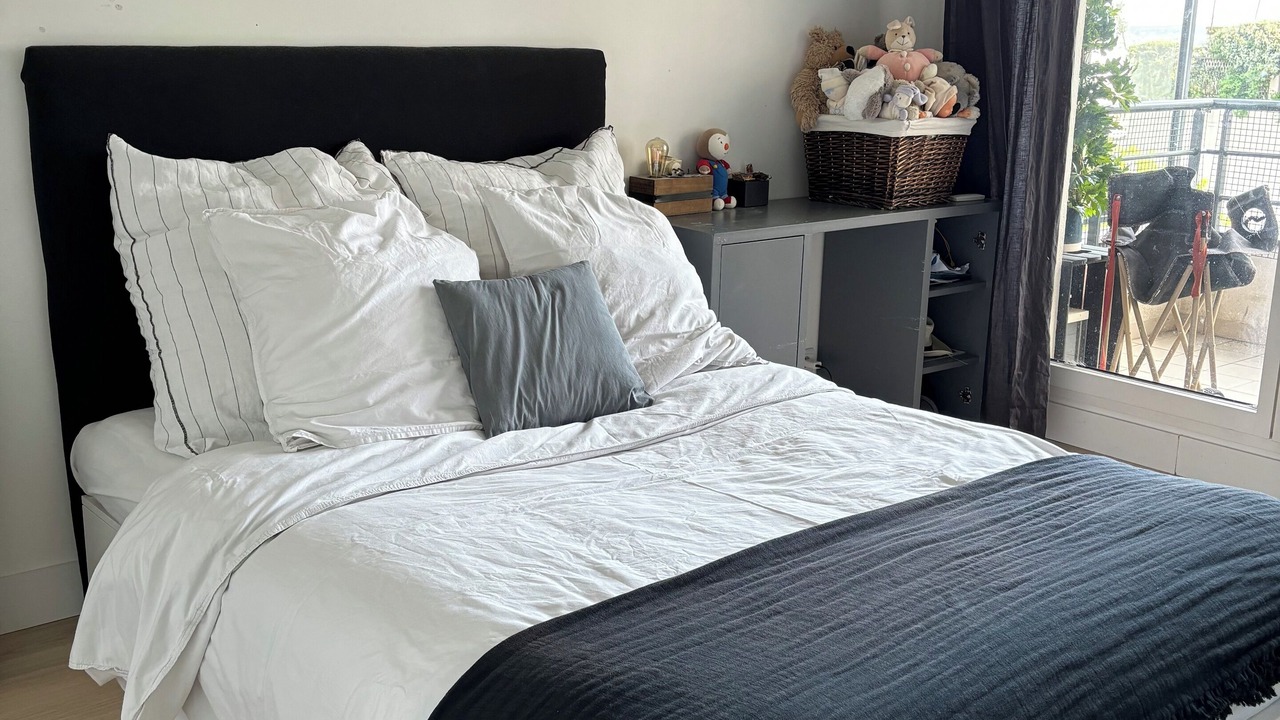 Photo of Bedroom in Suresnes