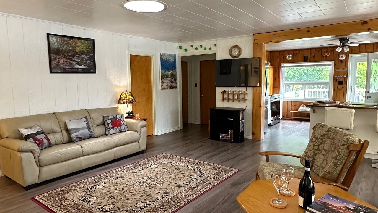 Photo of Livingroom in Muskoka Lakes