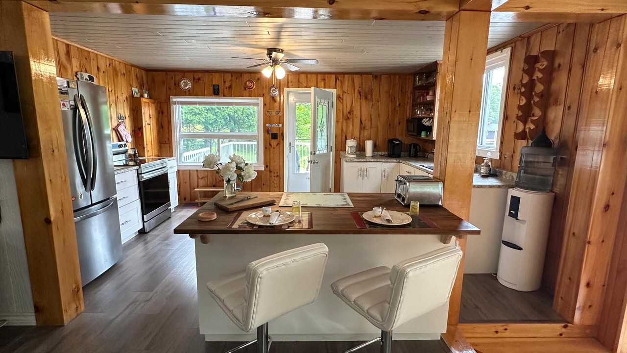 Photo of Kitchen in Muskoka Lakes