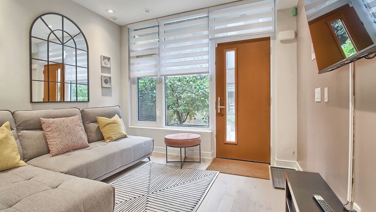 Photo of Livingroom in Bay Cloverhill