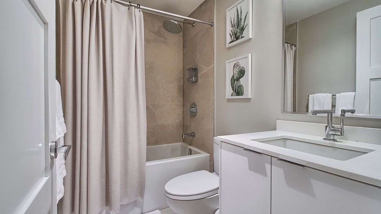 Photo of Bathroom in Bay Cloverhill