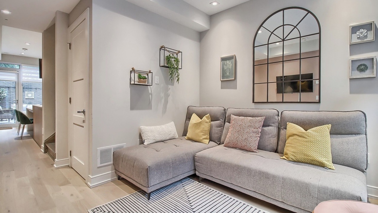 Photo of Livingroom in Bay Cloverhill