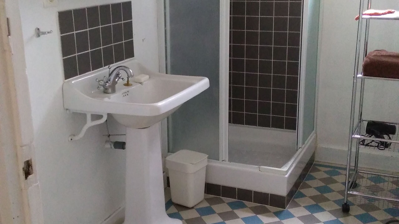 Photo of Bathroom in Les Lilas