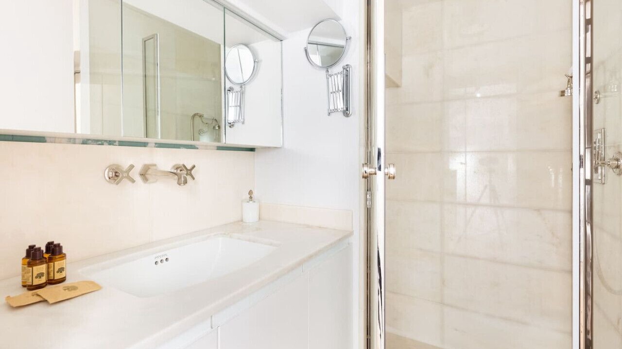 Photo of Bathroom in Saint-Thomas-d'Aquin