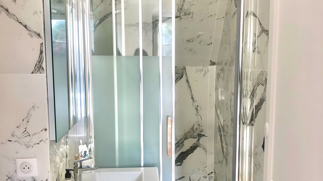 Photo of Bathroom in Clignancourt
