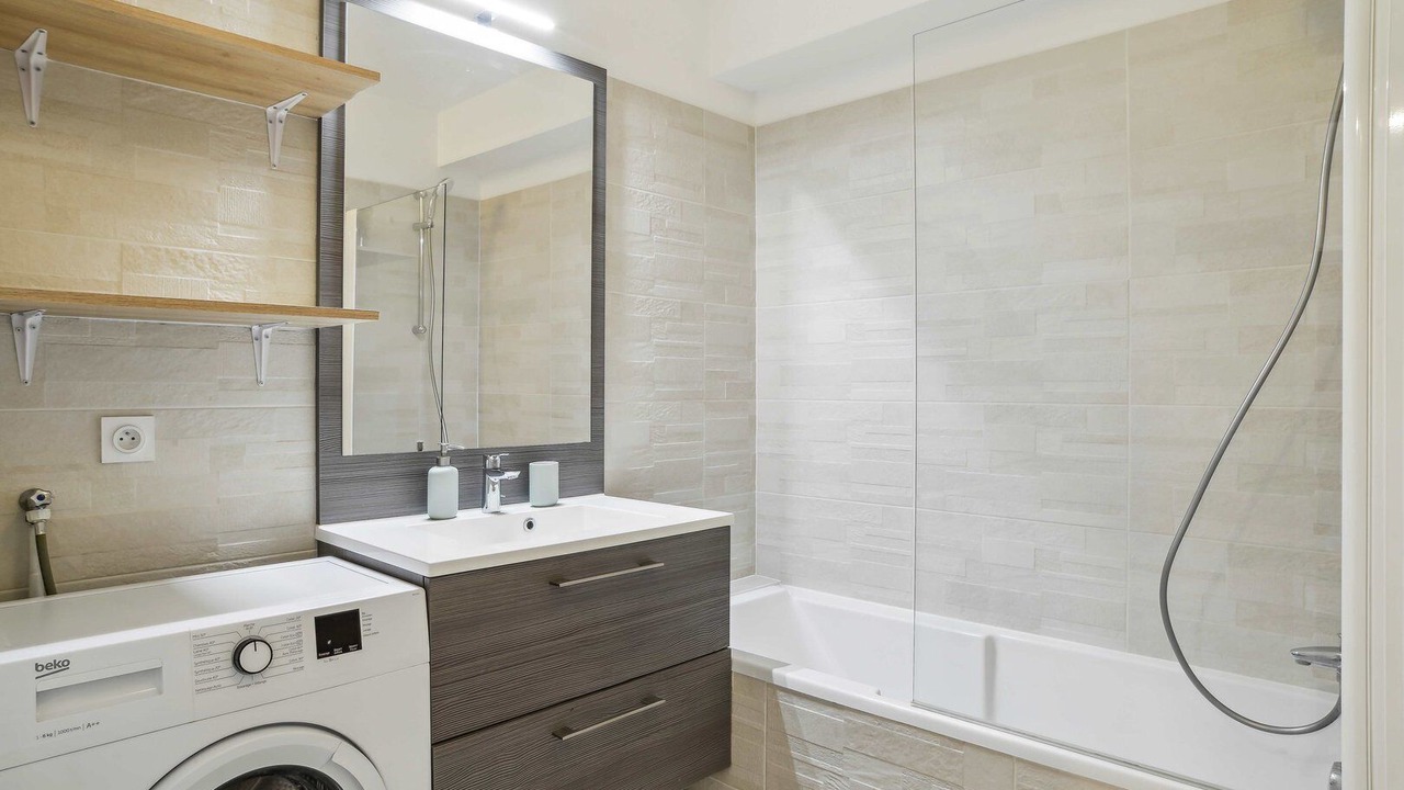 Photo of Bathroom in Suresnes