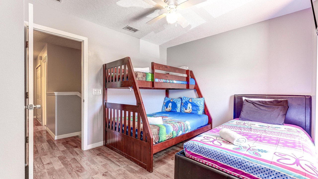 Photo of Bedroom in Crestwynd Bay