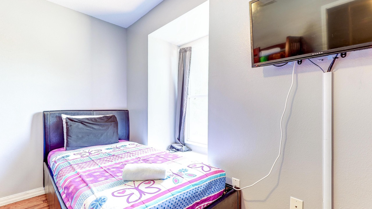 Photo of Bedroom in Crestwynd Bay
