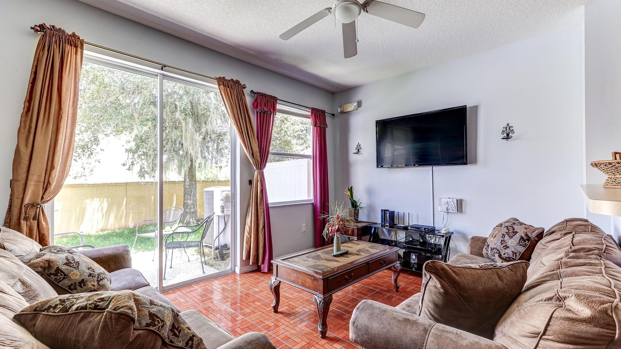 Photo of Livingroom in Crestwynd Bay