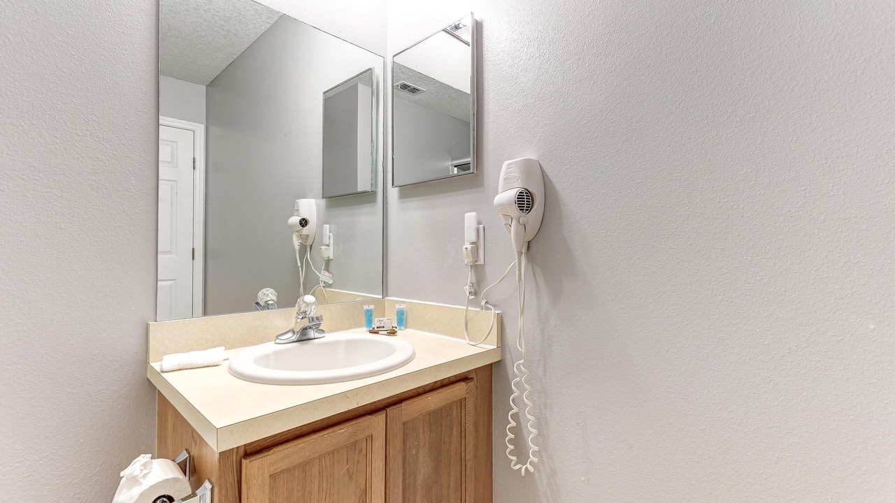 Photo of Bathroom in Crestwynd Bay
