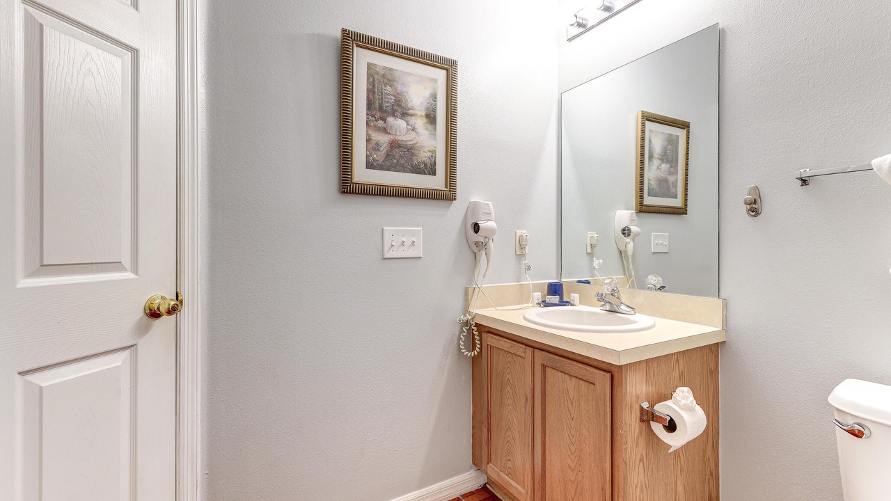 Photo of Bathroom in Crestwynd Bay