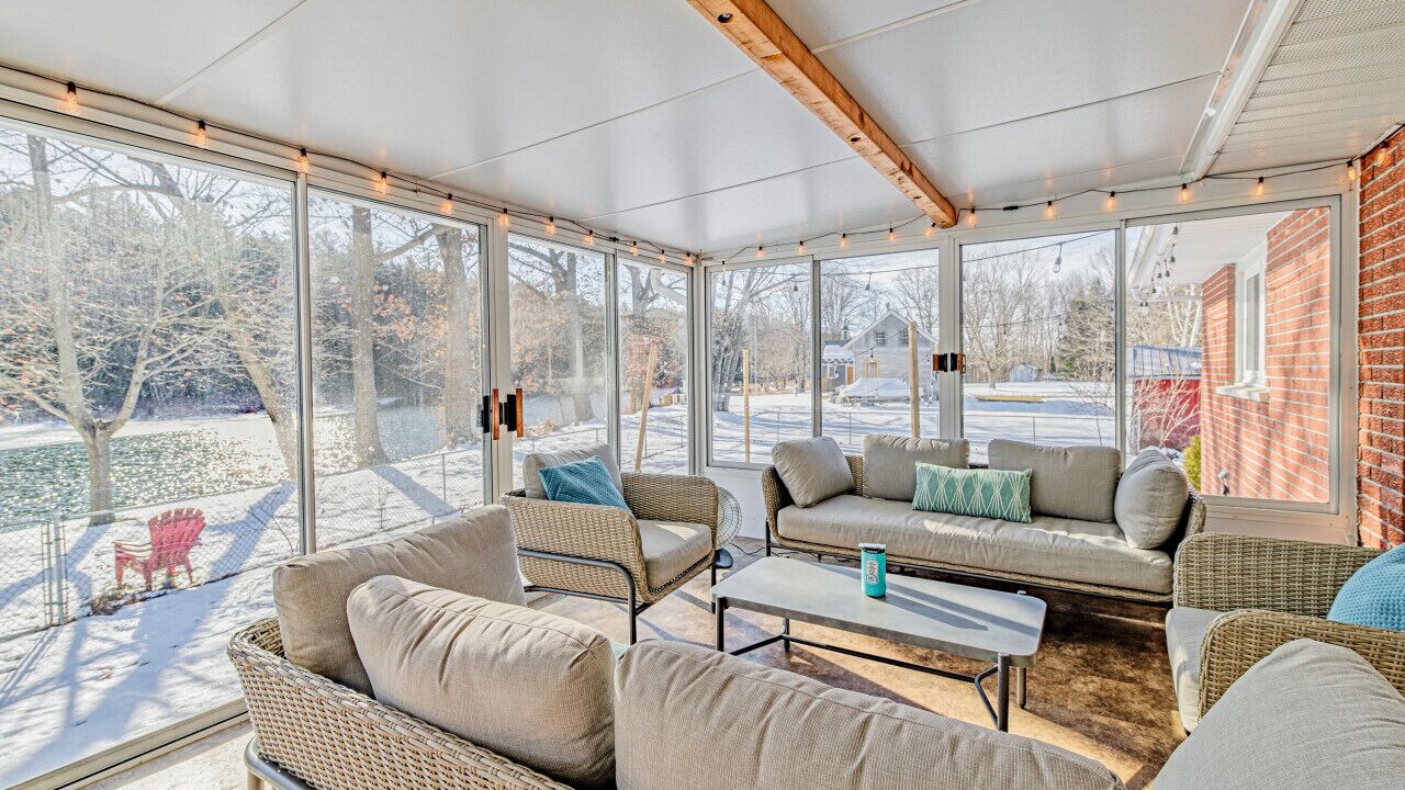 Photo of Livingroom in Leeds and the Thousand Islands