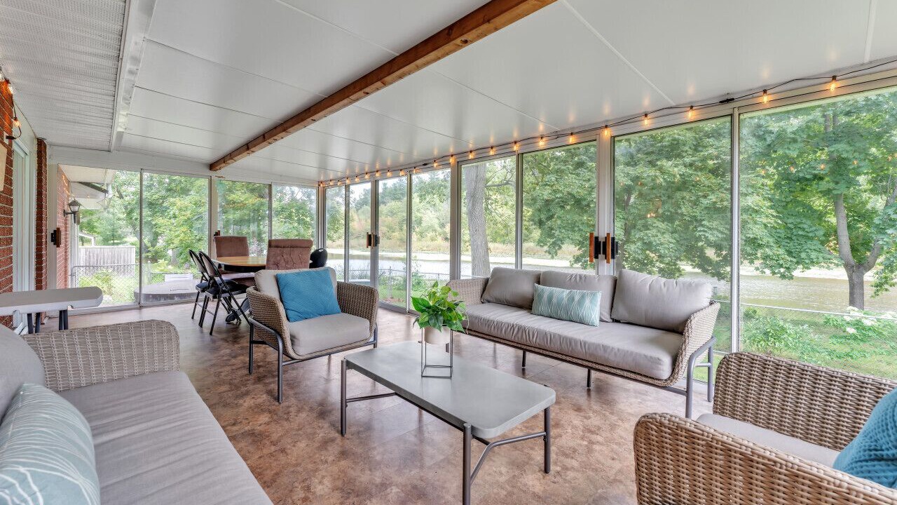 Photo of Livingroom in Leeds and the Thousand Islands