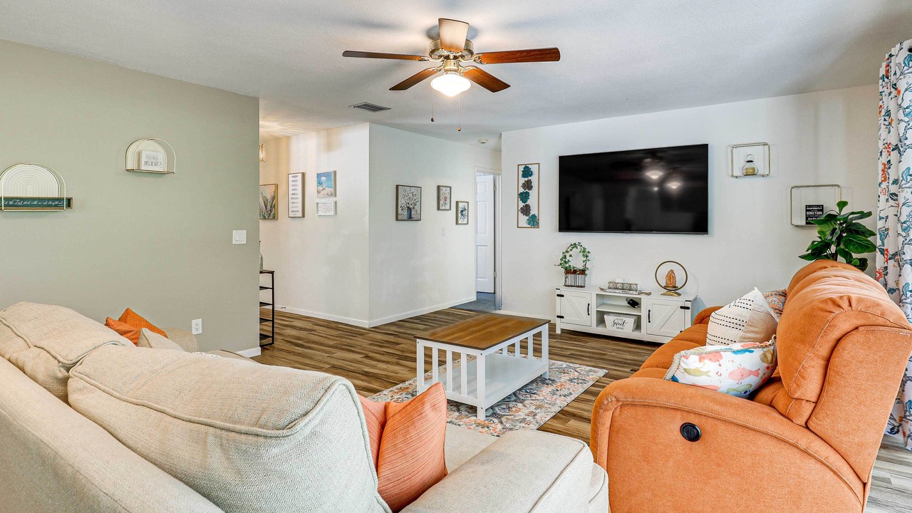 Photo of Livingroom in Valrico