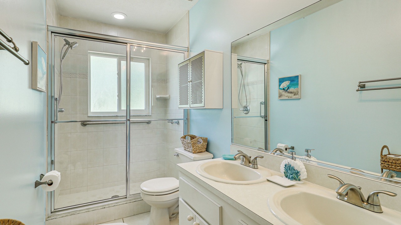 Photo of Bathroom in Valrico