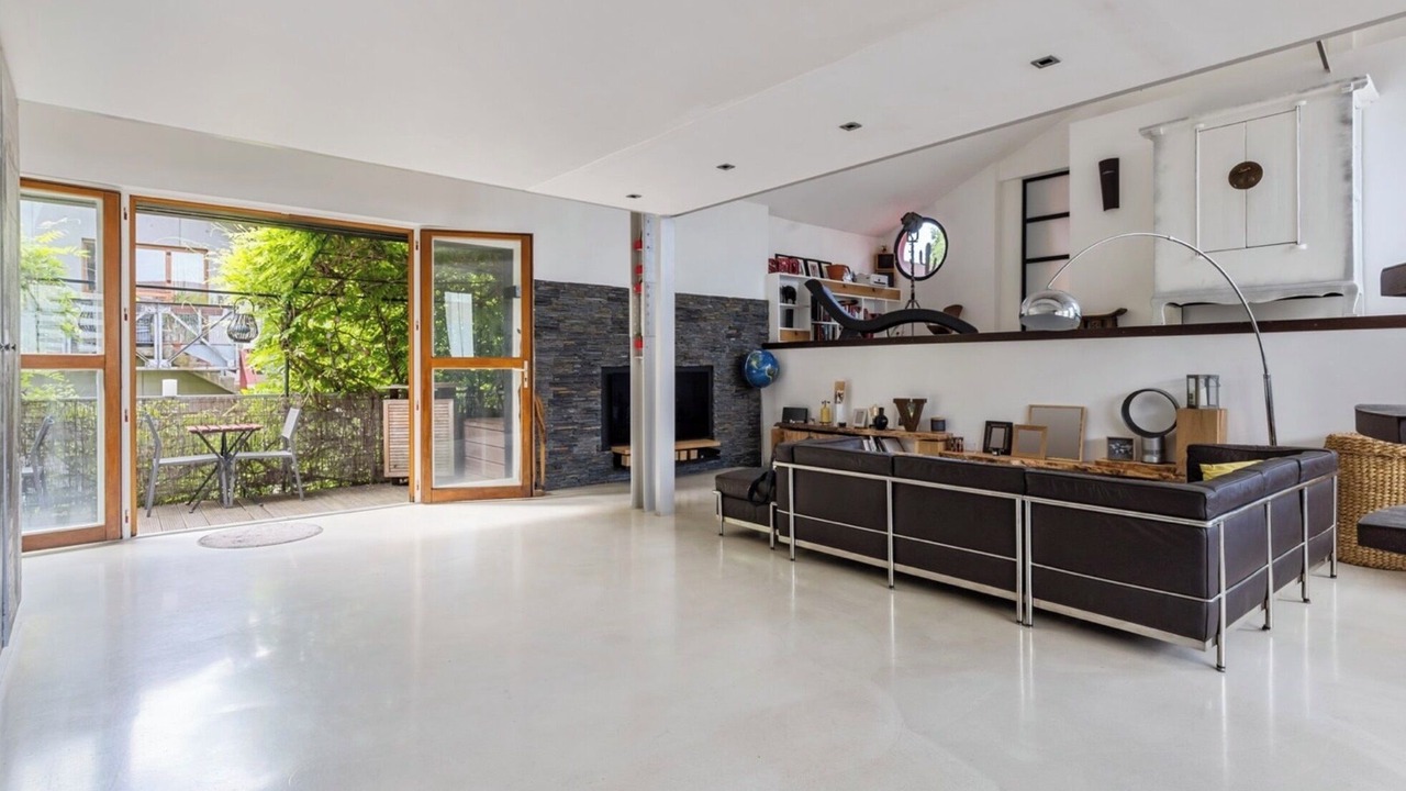 Photo of Livingroom in Louis Bertrand-Mirabeau-Semard