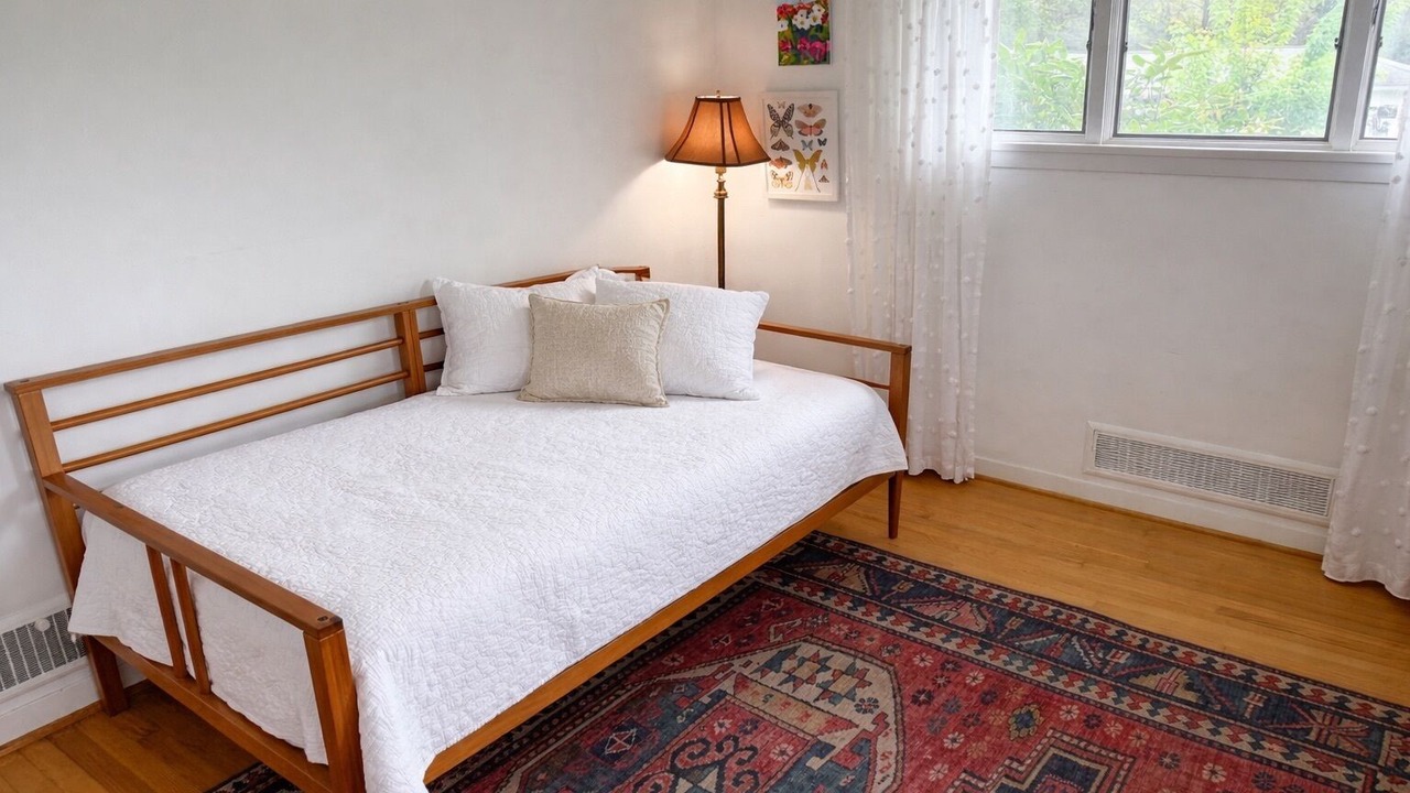 Photo of Bedroom in State College