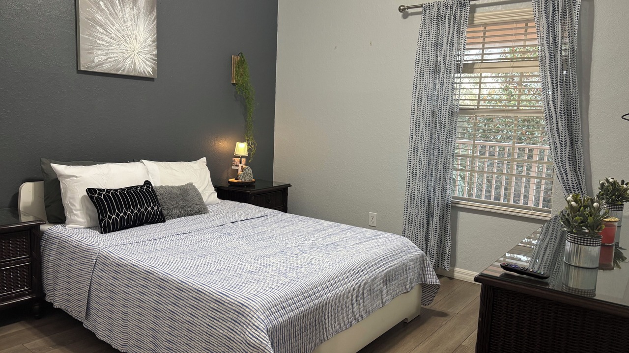 Photo of Bedroom in Bahama Bay