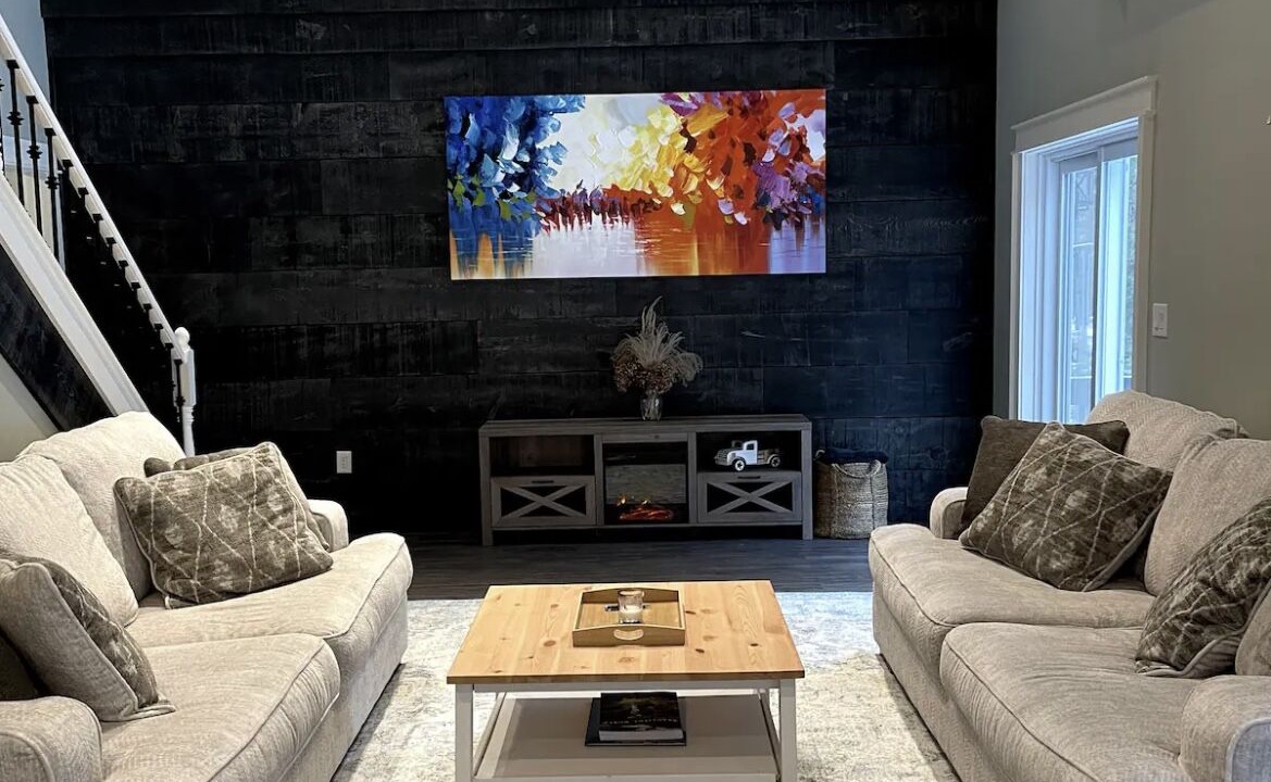 Photo of Livingroom in Bracebridge