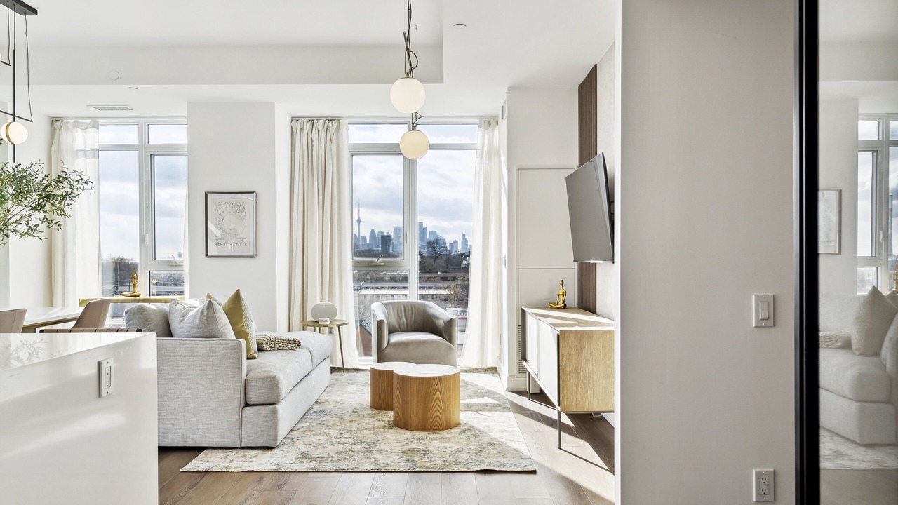 Photo of Livingroom in Leslieville