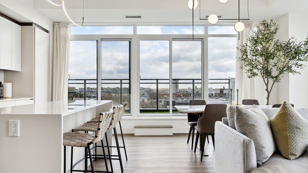 Photo of Livingroom in Leslieville