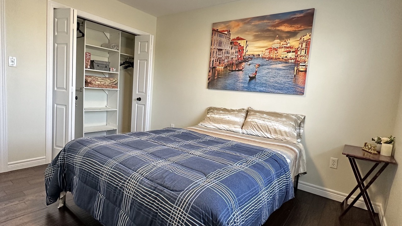 Photo of Bedroom in Grand River South