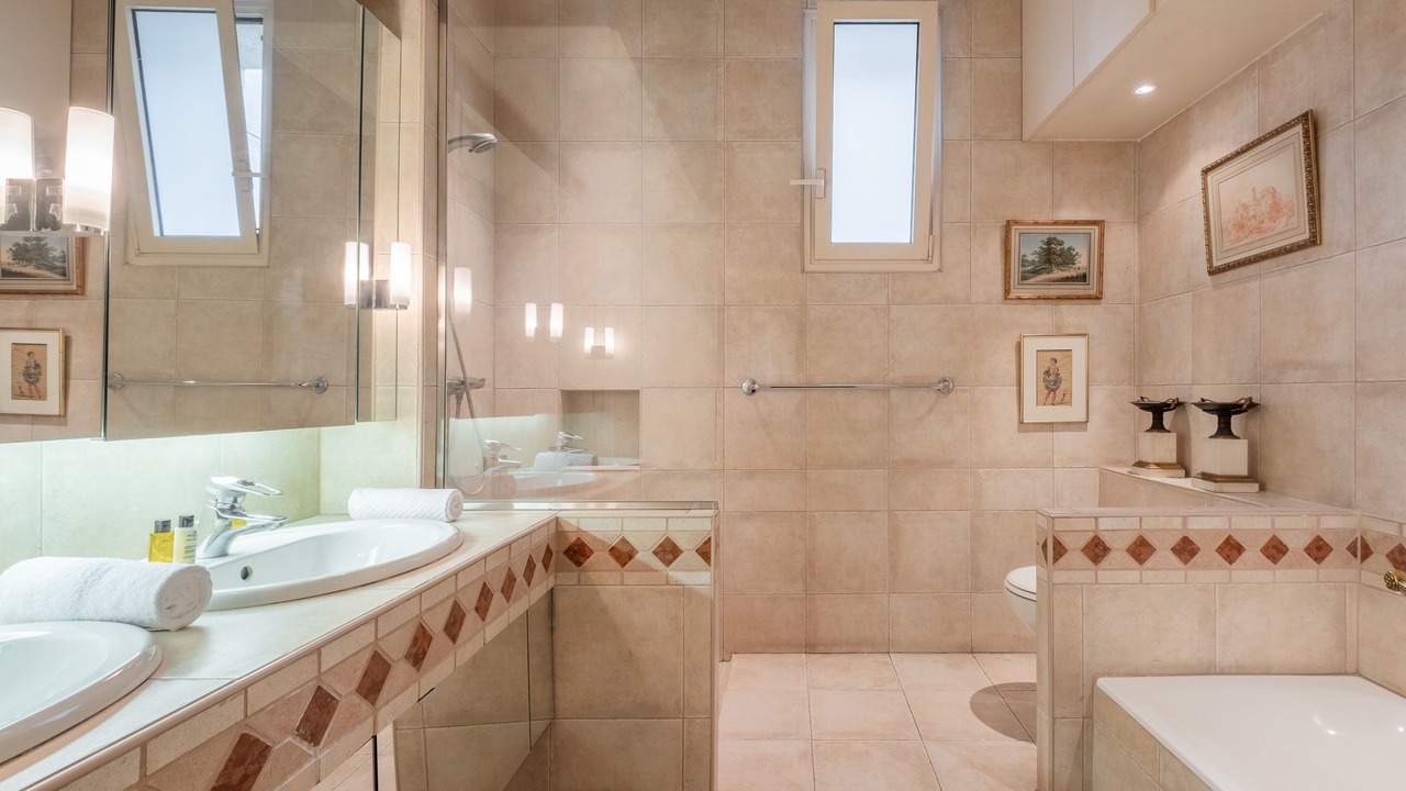 Photo of Bathroom in Madeleine