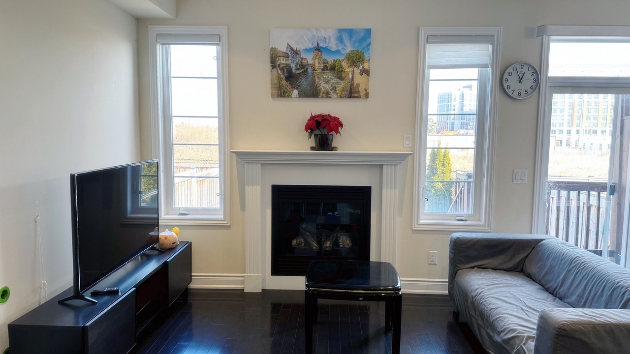 Photo of Livingroom in Richmond Hill