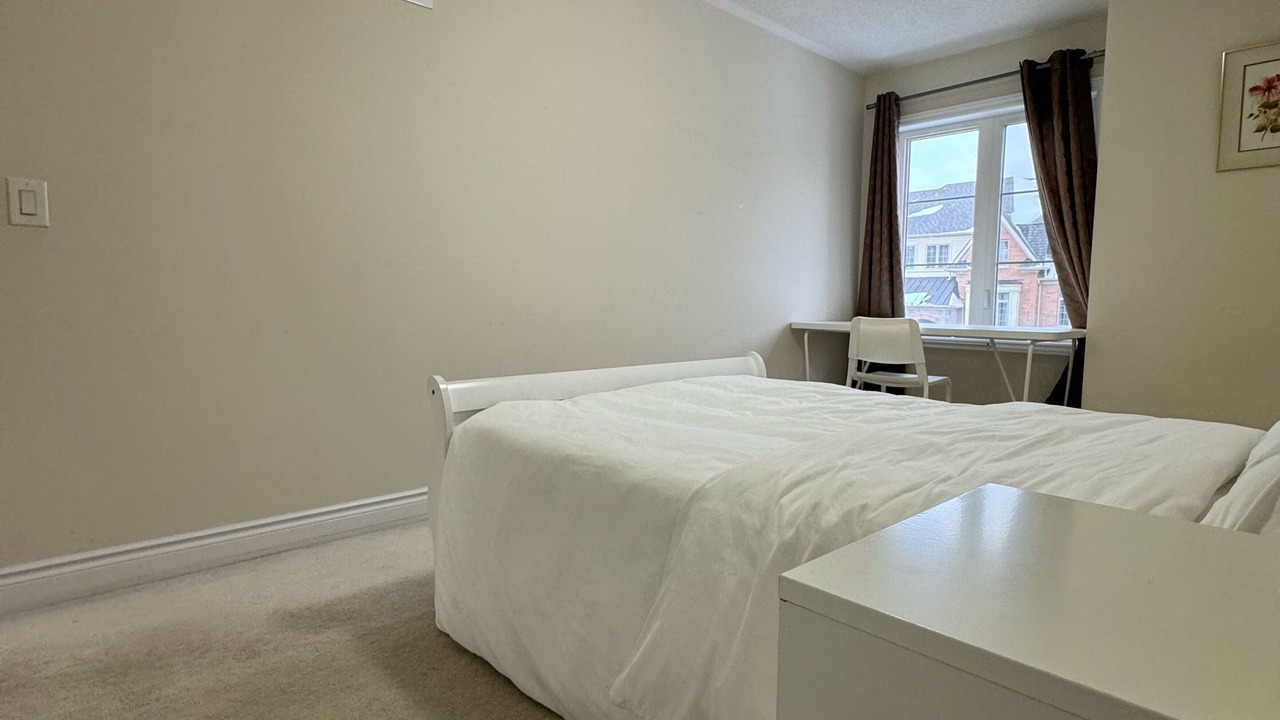 Photo of Bedroom in Richmond Hill