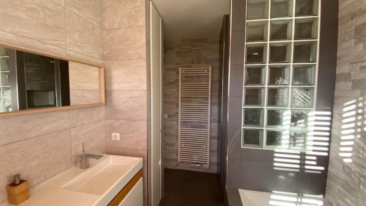 Photo of Bathroom in Issy-les-Moulineaux