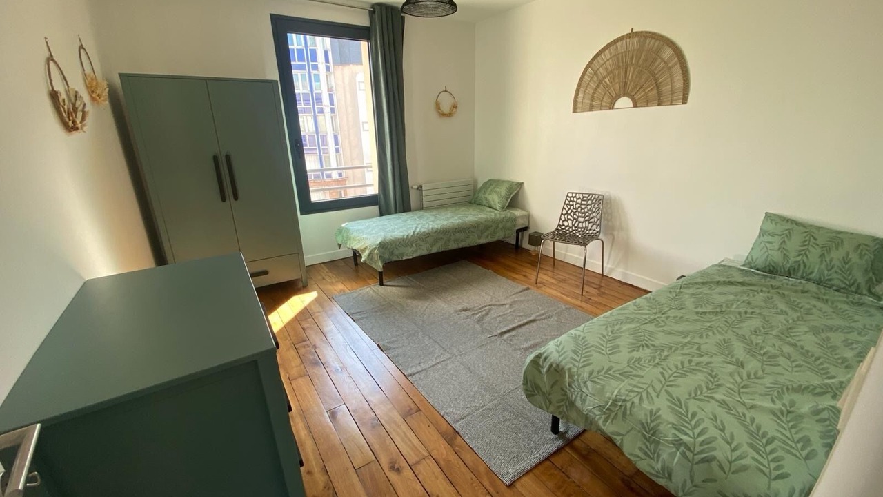 Photo of Bedroom in Suresnes