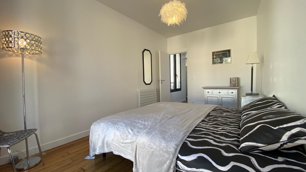 Photo of Bedroom in Suresnes