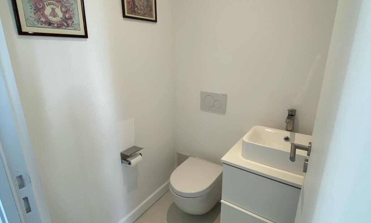Photo of Bathroom in Suresnes