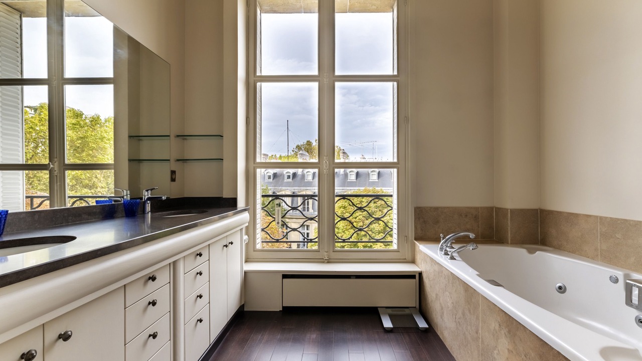 Photo of Bathroom in Quartier du Gros-Caillou