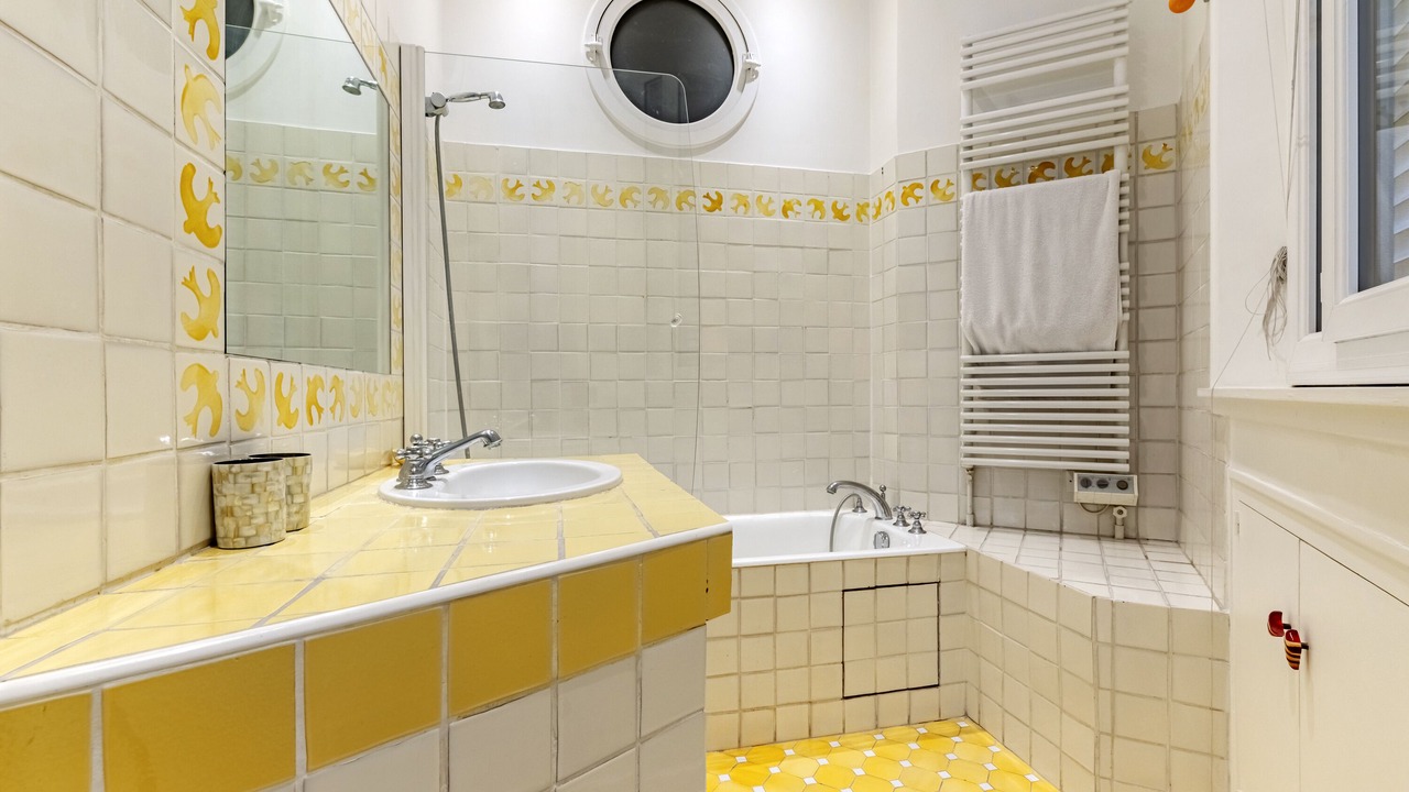 Photo of Bathroom in Quartier du Gros-Caillou