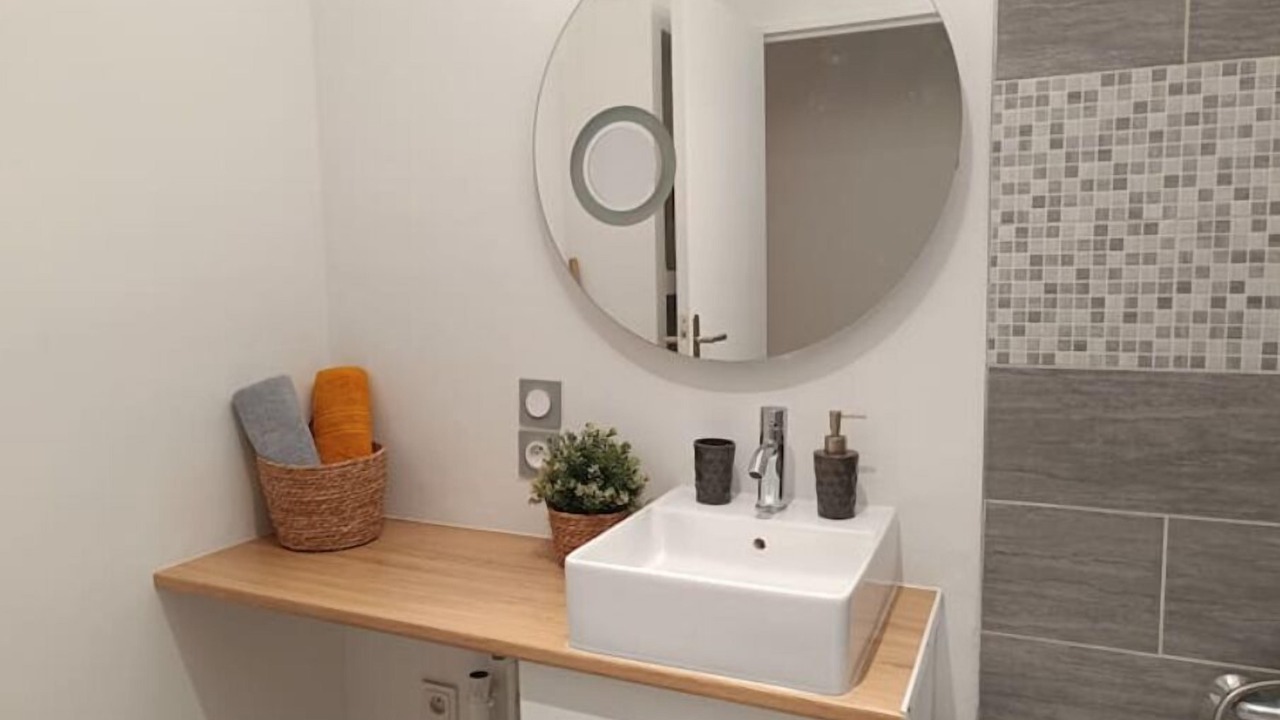 Photo of Bathroom in Aubervilliers