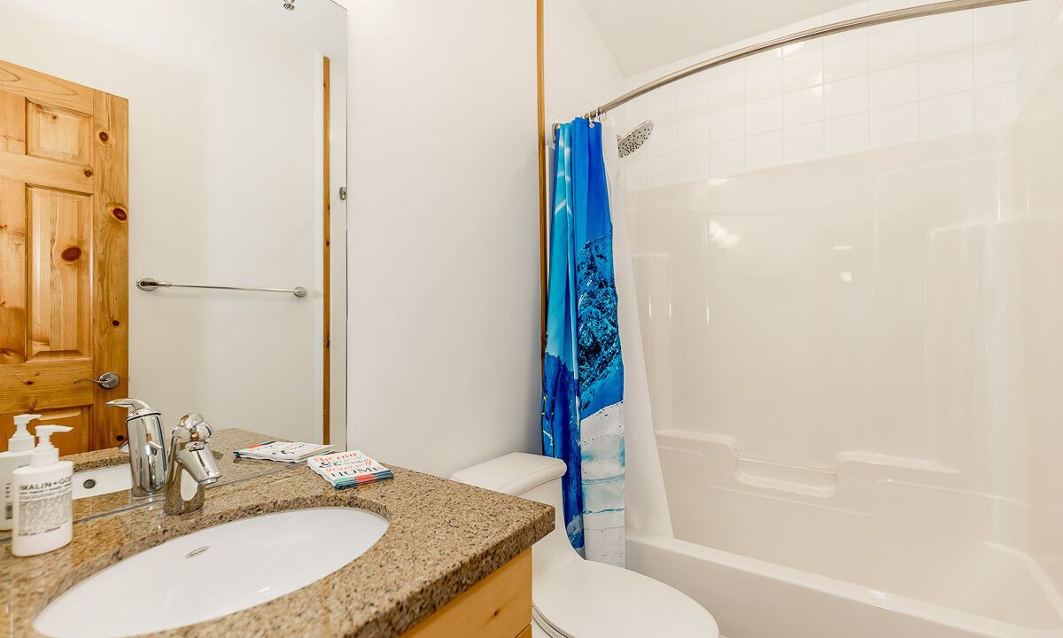 Photo of Bathroom in Craigleith