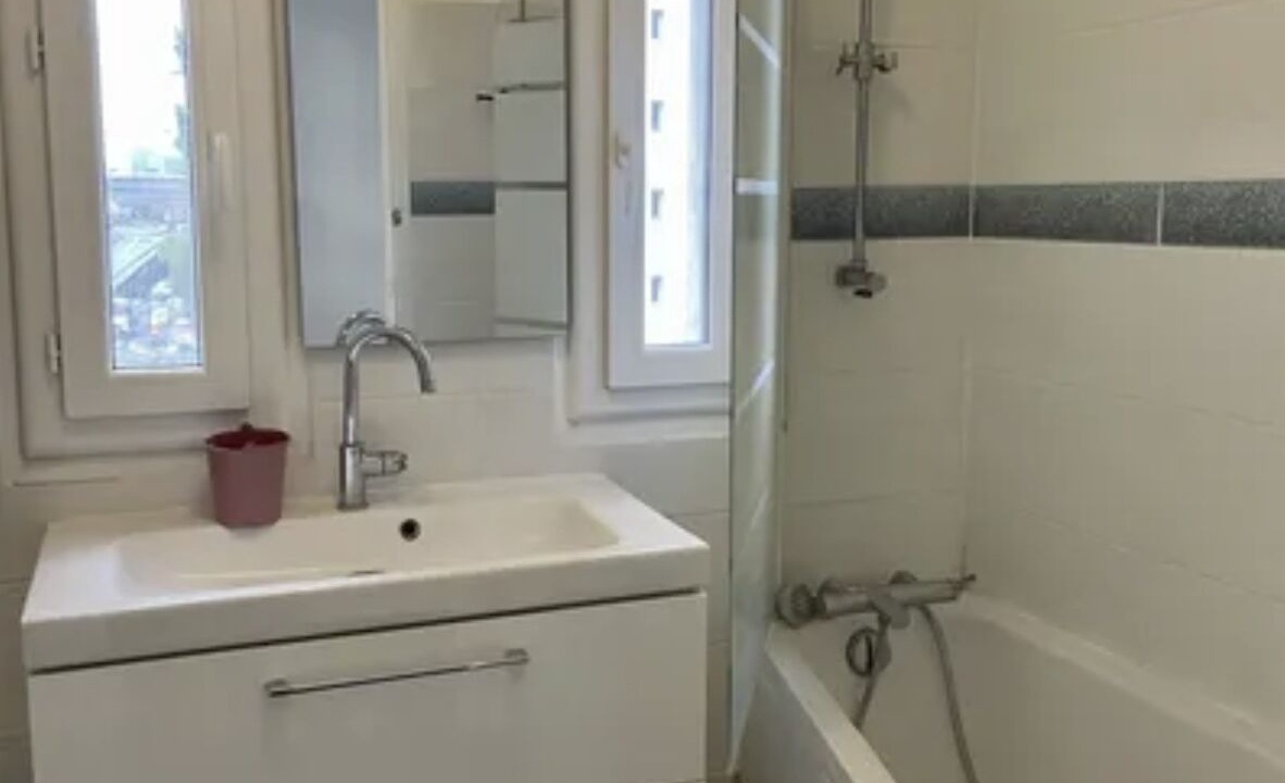 Photo of Bathroom in Clichy