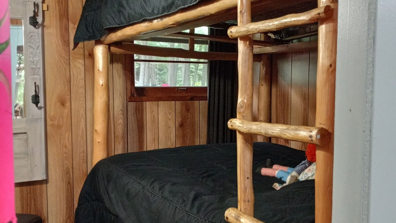 Photo of Bedroom in Coboconk