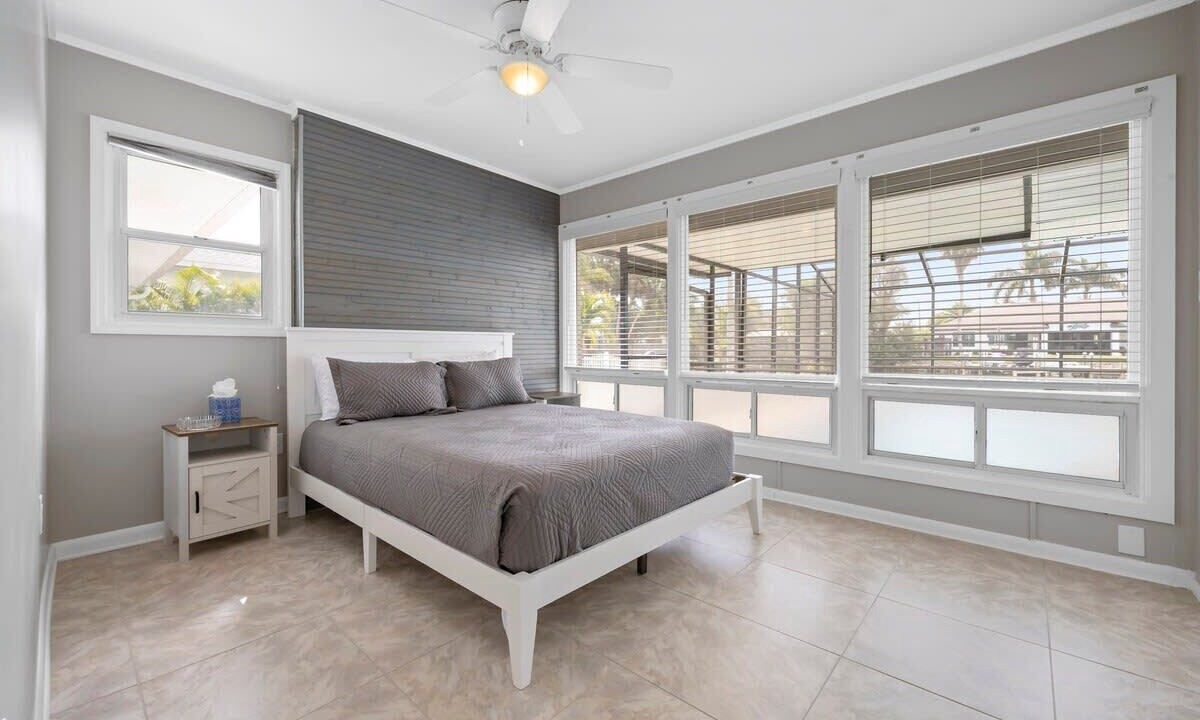 Photo of Bedroom in Cocoa Isles