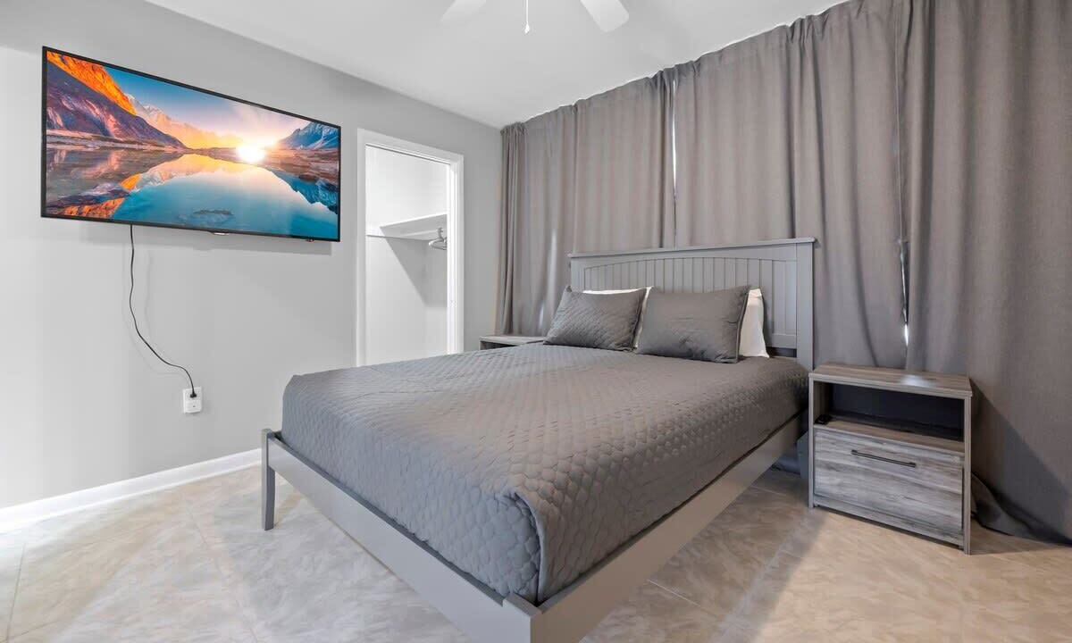 Photo of Bedroom in Cocoa Isles