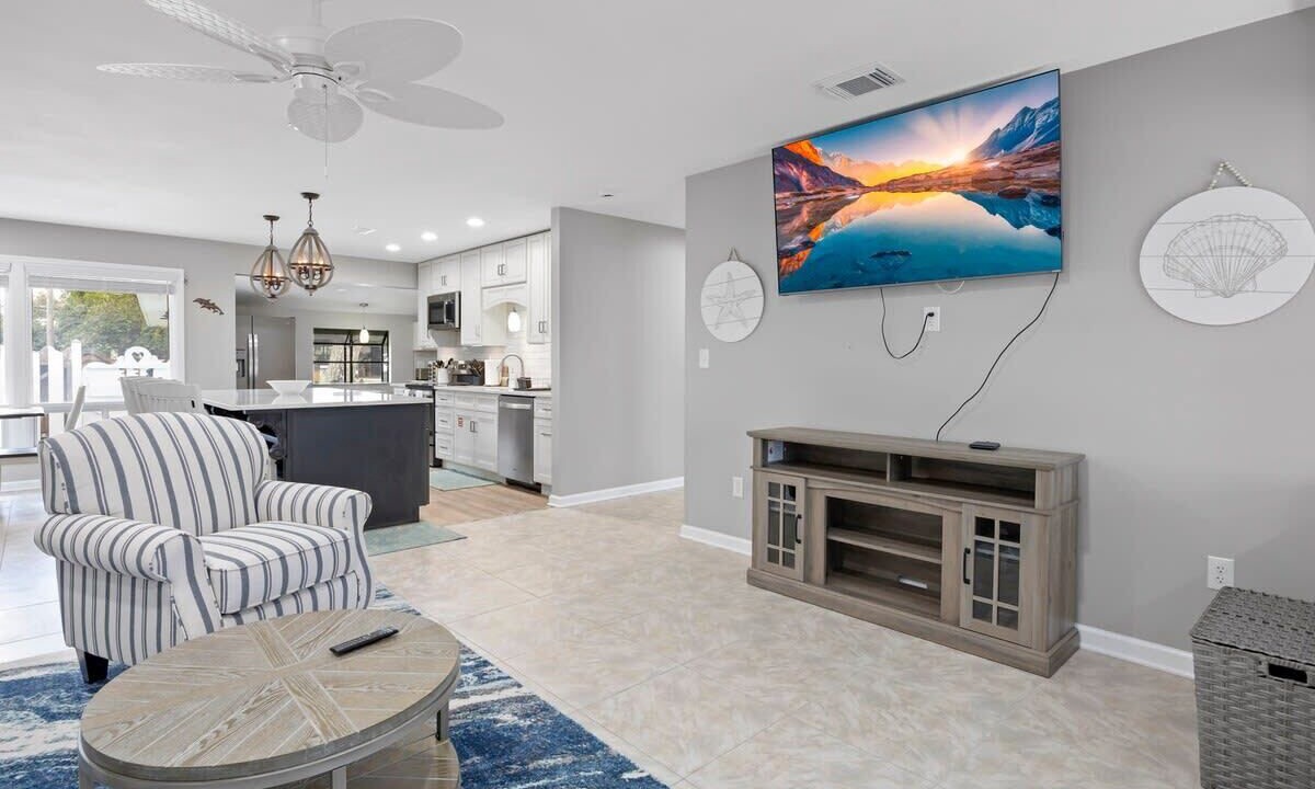 Photo of Livingroom in Cocoa Isles