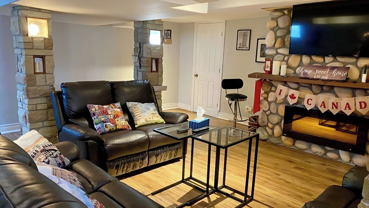 Photo of Livingroom in Wasaga Beach