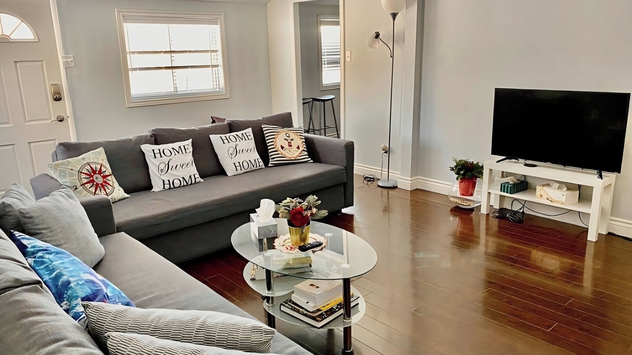 Photo of Livingroom in Wasaga Beach