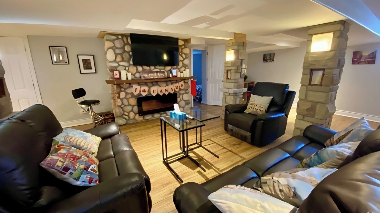 Photo of Livingroom in Wasaga Beach