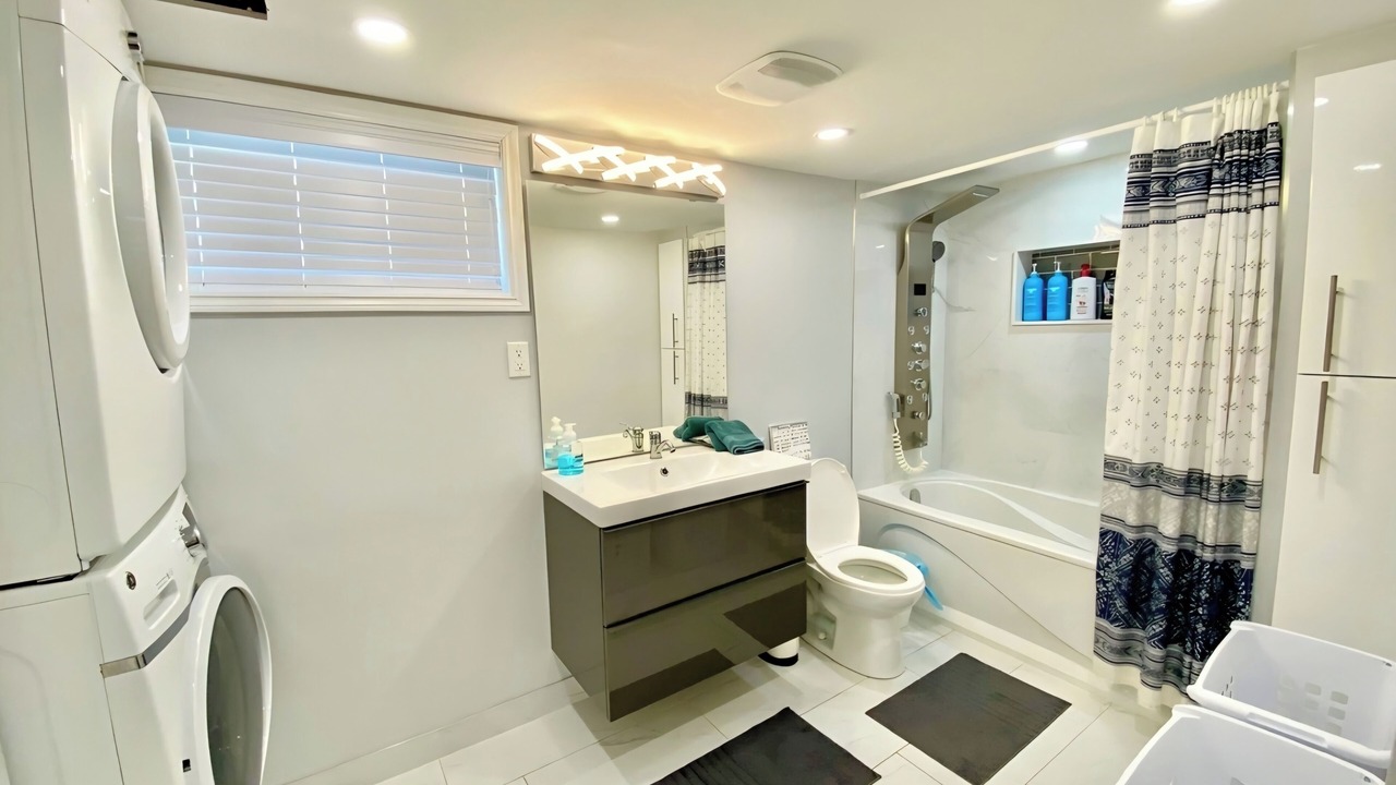 Photo of Bathroom in Wasaga Beach
