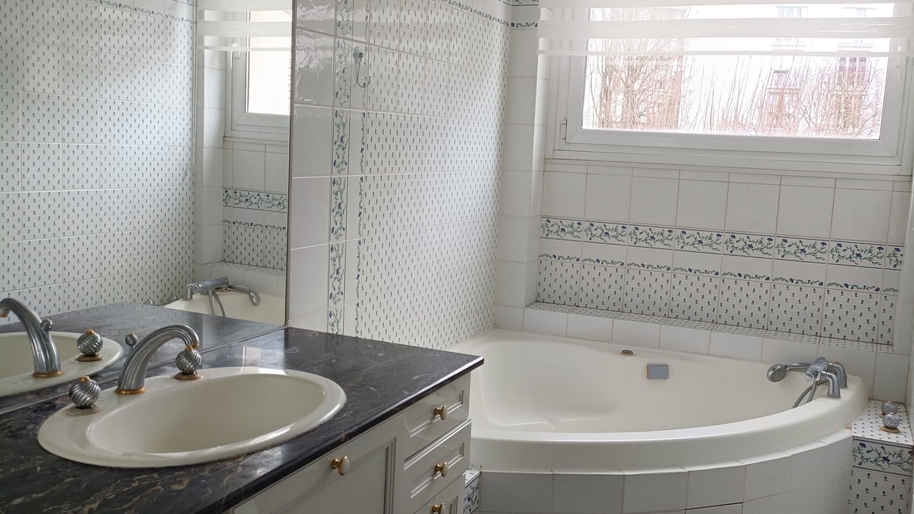Photo of Bathroom in Chaville