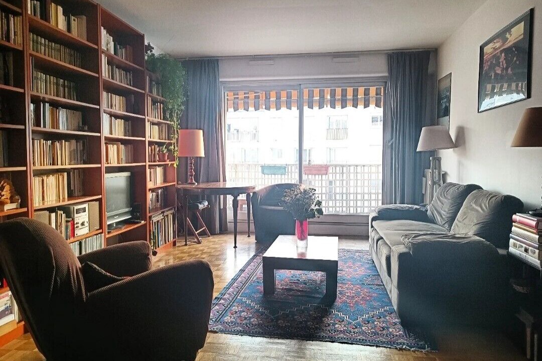 Photo of Livingroom in Combat