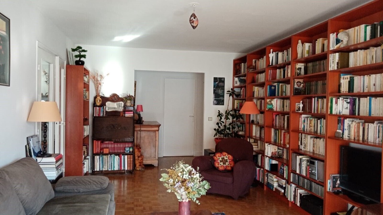 Photo of Livingroom in Combat