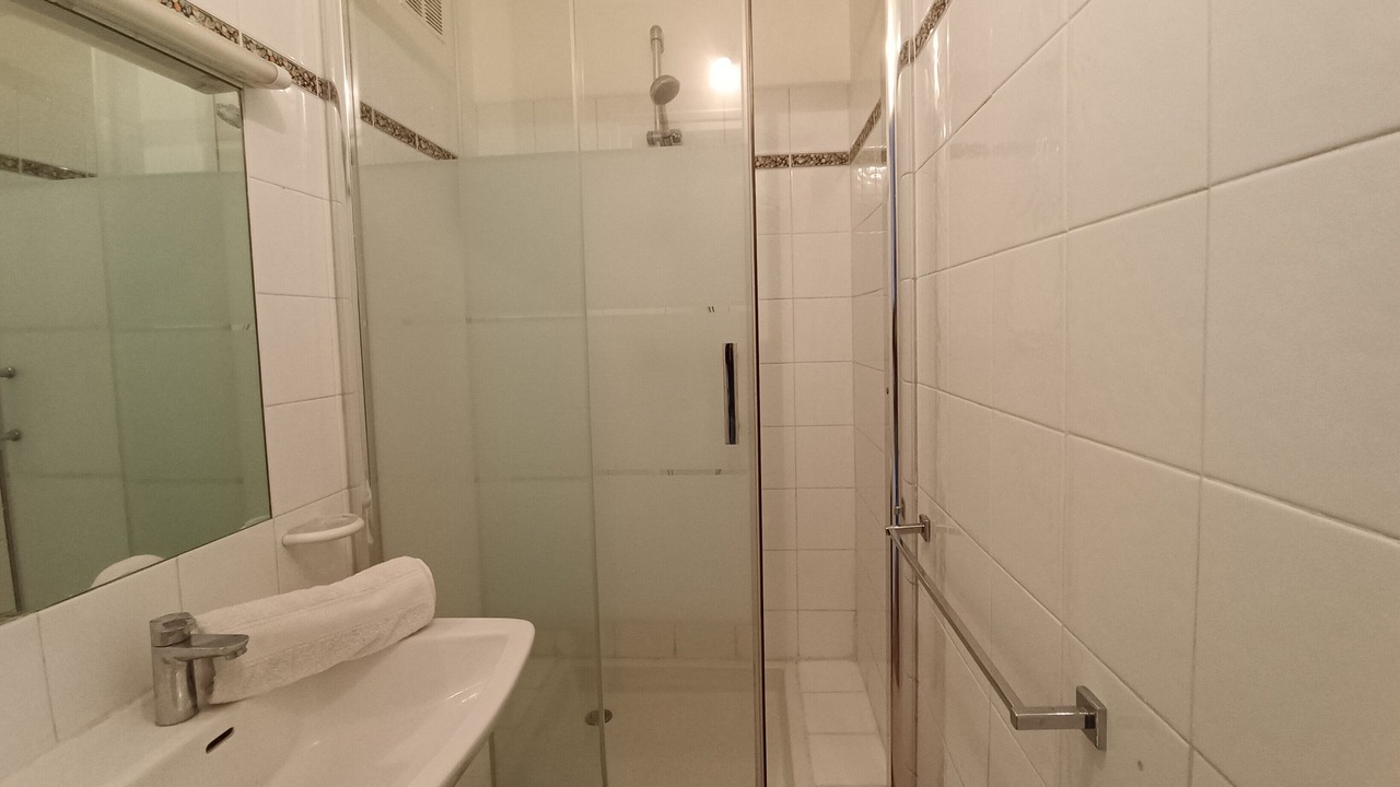 Photo of Bathroom in Combat